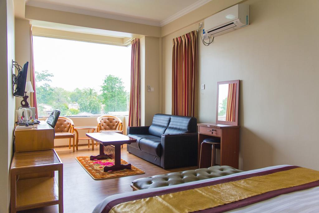 Hotel Lily The Home Hsipaw Esterno foto